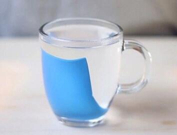 神奇塑料：放水中几秒就溶化